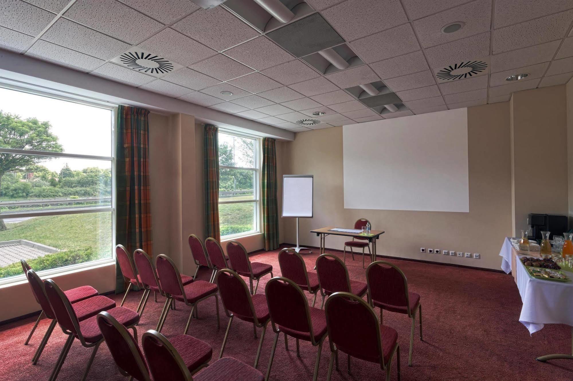 Campanile Poznan Hotel Kültér fotó